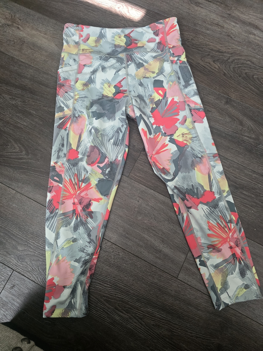 Calvin Klein Multicolor Floral Performance Capri Leggings